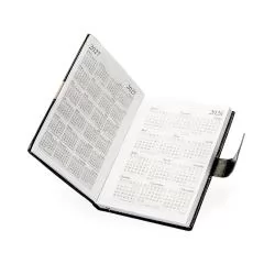 Agenda Diária 2026 com Fecho e Suporte pra Caneta Personalizada Agenda Diária 2026 com Fecho e Suporte pra Caneta Personalizada
