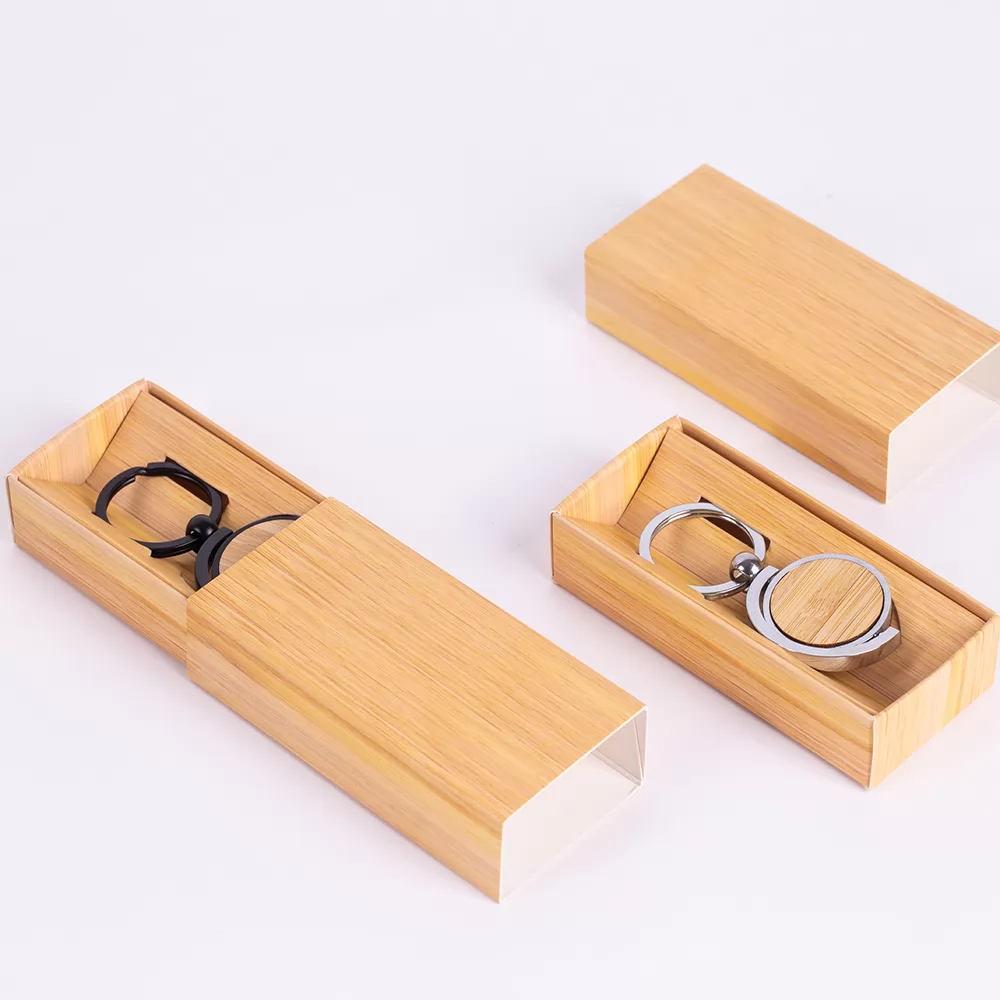 Chaveiro de Metal com detalhes em Bambu Personalizado Chaveiro de Metal com detalhes em Bambu Personalizado