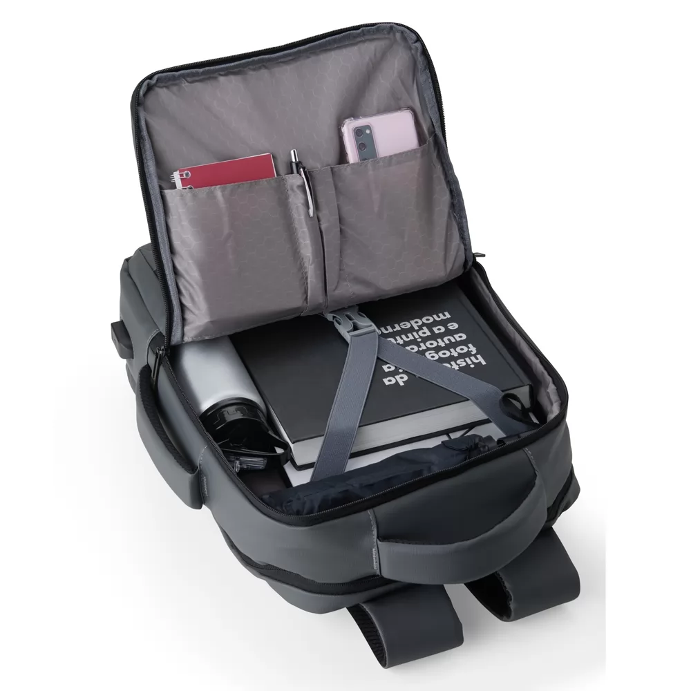 Mochila Couro Sintético USB 23 Litros Personalizada Mochila Couro Sintético USB 23 Litros Personalizada