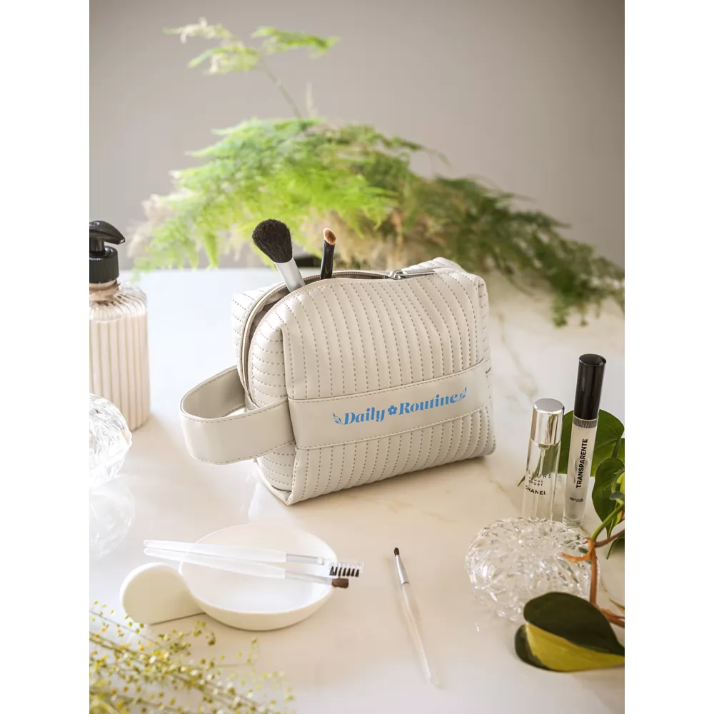 Nécessaire em PU% (21% de PU reciclado e 30% de poliéster reciclado) Personalizado Nécessaire em PU% (21% de PU reciclado e 30% de poliéster reciclado) Personalizado