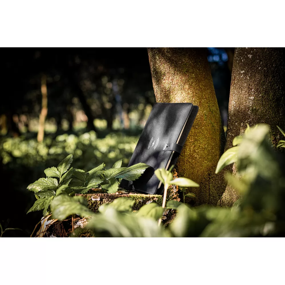 Pasta A5 em poliéster reciclado com carregador wireless Personalizada
